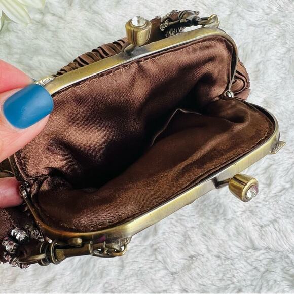 Silk Satin Evening Handbag Retro Vintage with Pearl like Handle - Picture 7 of 12